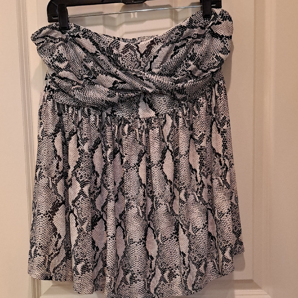 Torrid Black and White Strapless Ruched Blouse